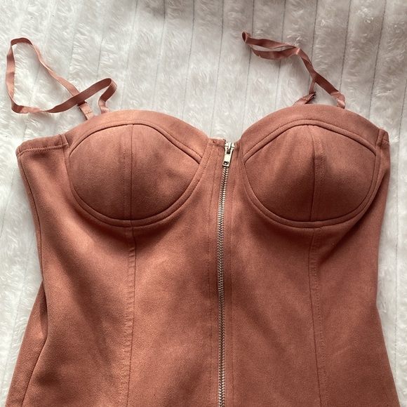 Medium dusty pink zip up dress - Picture 2 of 4
